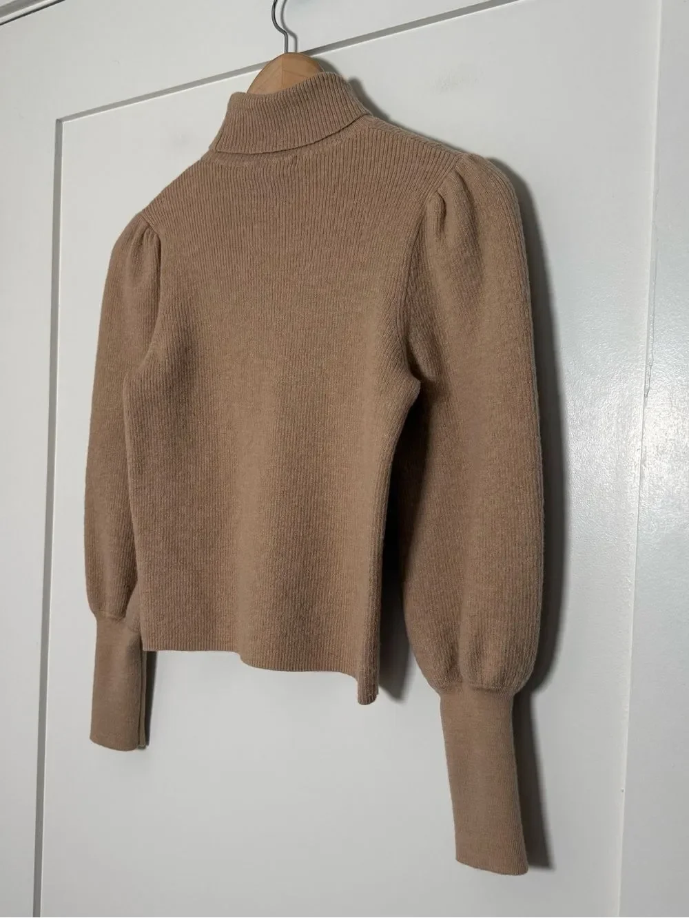 J Crew Sweater Womens Sz M Beige Balloon Sleeve Turtleneck 100% Merino Wool